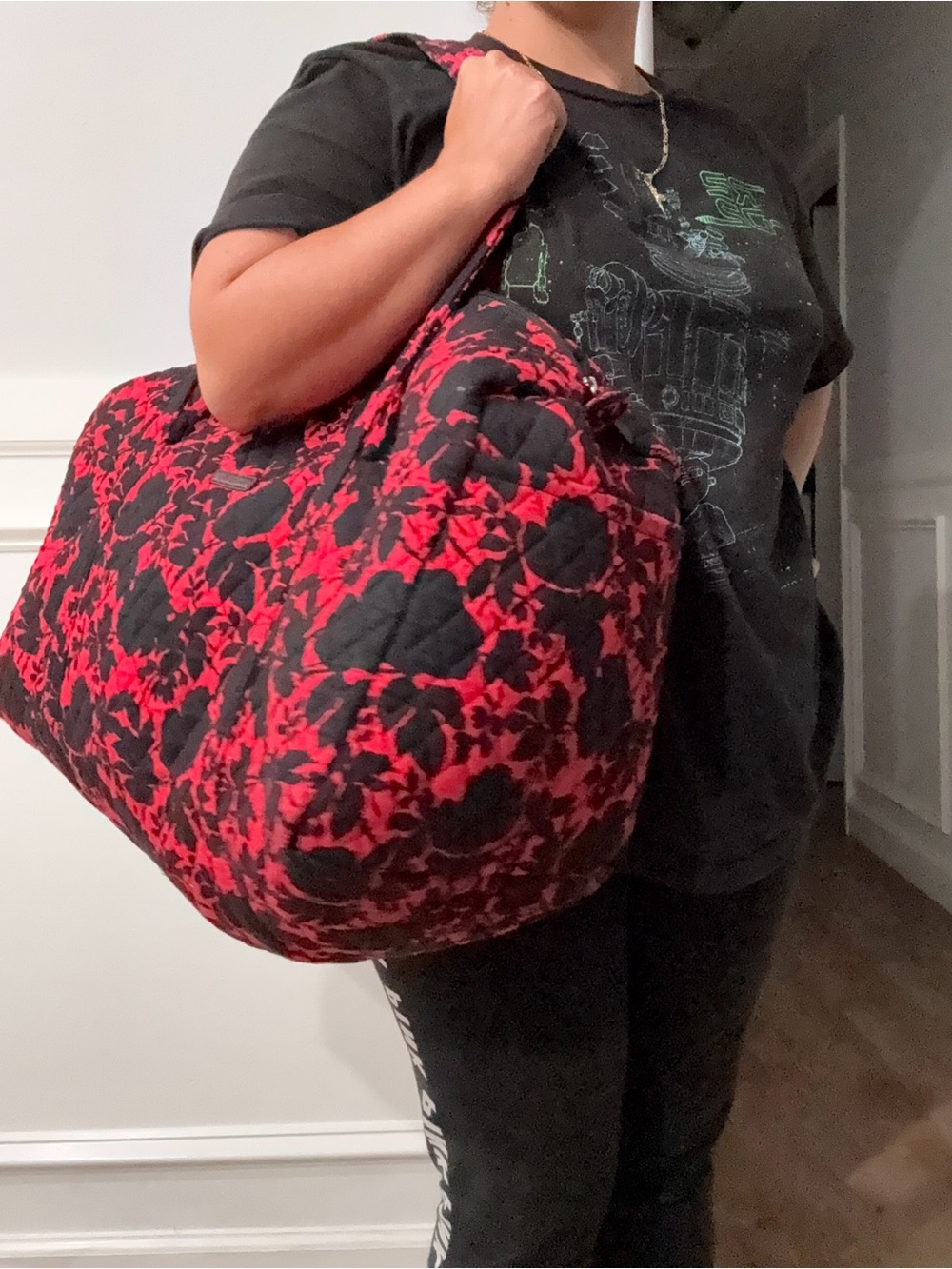 Rare And Retired Vera Bradley Silhouette Floral Red And Black Large Duffle Bag